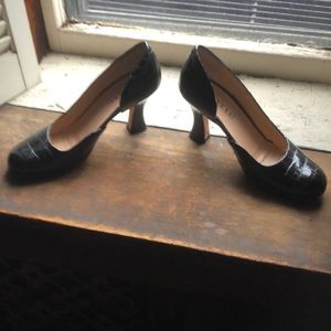 Anyi Lu black patent leather pumps size 39